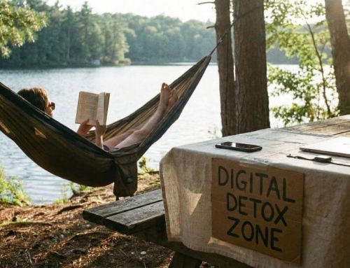 Digital Detox im Job: Die Kunst der bewussten Unerreichbarkeit